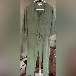Sundry Olive Utility Jumpsuit with Front Zip
Gauze material